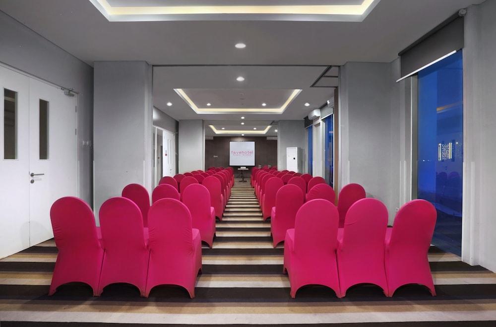 Favehotel Rungkut Surabaia Exterior foto