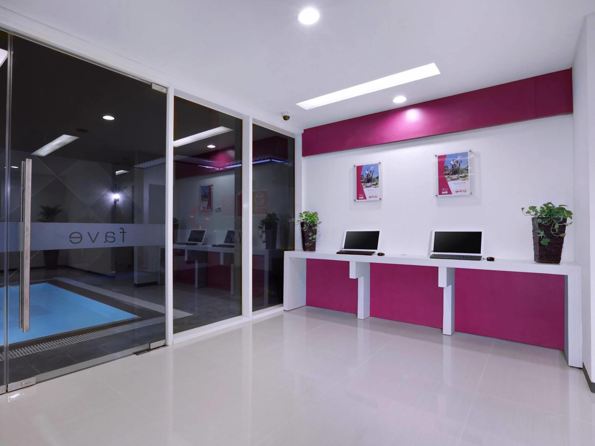 Favehotel Rungkut Surabaia Exterior foto